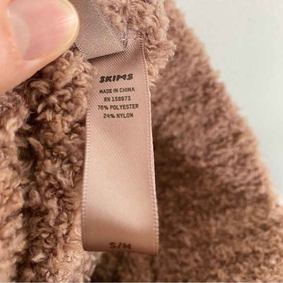 SKIMS cozy knit 2 piece set in rose clay - Picture 6 of 11